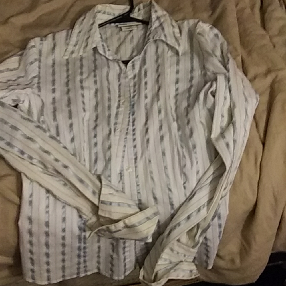 Shirt - Picture 3 of 4